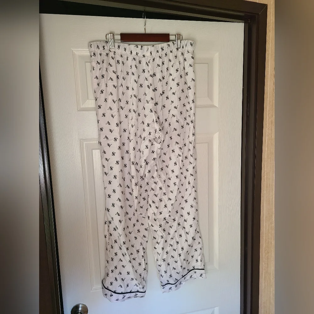 Victoria's Secret White Pajama Pants with Black Design - Picture 3 of 4